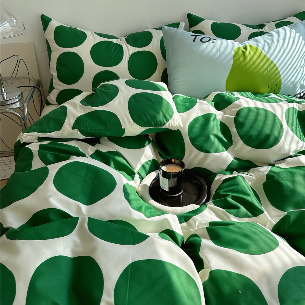DotLuxe Grünes Polka-Punkt-Bettwäsche-Set | Weiche Baumwolle | Modernes Design für Ihr Schlafzimmer