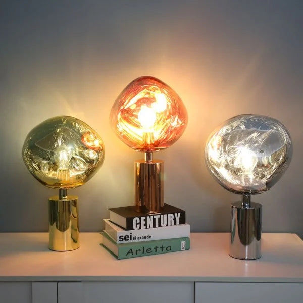 Meltique Moderne LED-Tischlampe | Elegantes Schmelzdesign | Stimmungslicht für Wohn- & Schlafzimmer | In Gold, Chrom & Rot erhältlich