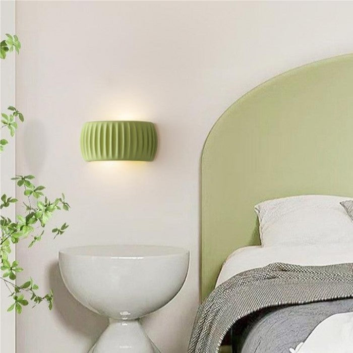 LuxeRib Moderne Art Deco Wandleuchte | Harz & LED Design | Stilvolle Beleuchtung für Zuhause