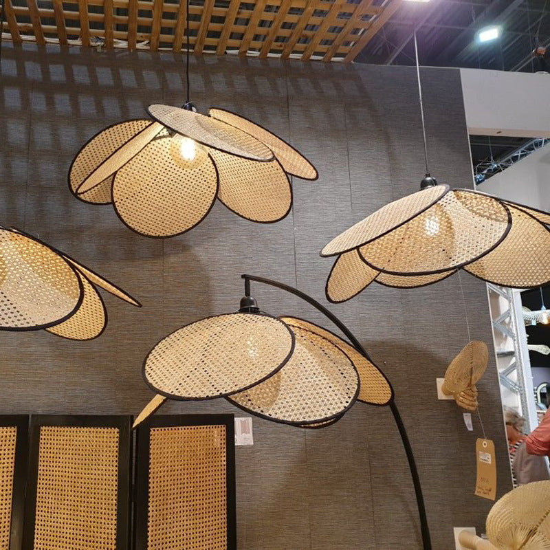 BaskLoom Rattan Wicker Stehlampe | Handgefertigtes Design | Natürliche Beleuchtung für Zuhause