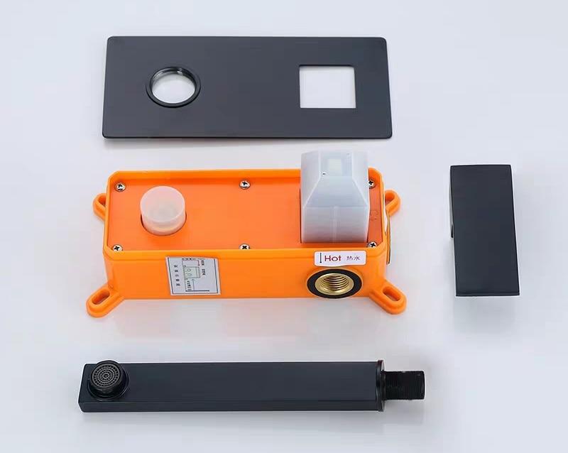 Velora Matte Schwarz Wandarmatur | Luxuriöses Design | Badezimmer-Wasserhahn