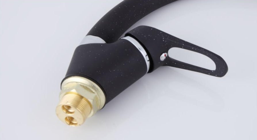 FlowNique Moderne Küchenarmatur | Zeitloses Design | Hochwertige Materialien | Flexibilität für Ihre Küche