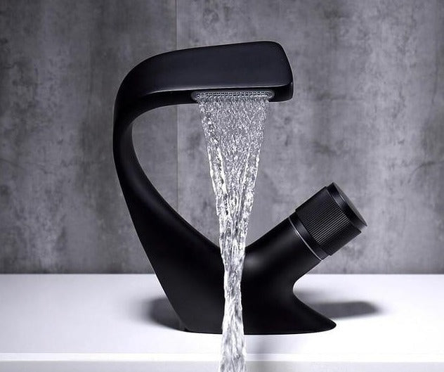 CascadeLux Moderne Badezimmerarmatur | Chrom Wasserfall-Wasserhahn | Solides Messing | Elegantes Design