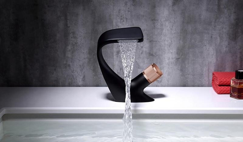 CascadeLux Moderne Badezimmerarmatur | Chrom Wasserfall-Wasserhahn | Solides Messing | Elegantes Design