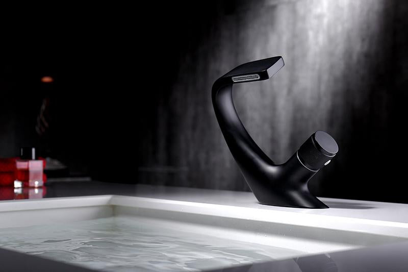 CascadeLux Moderne Badezimmerarmatur | Chrom Wasserfall-Wasserhahn | Solides Messing | Elegantes Design