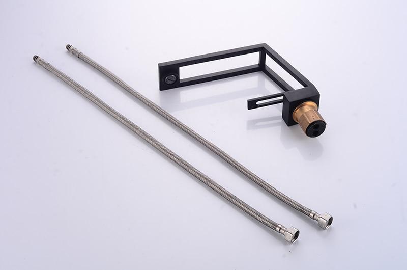 AquaVogue Moderner Badezimmer-Wasserhahn | Hohles Design | Elegant & Funktional | Einhebelmischer