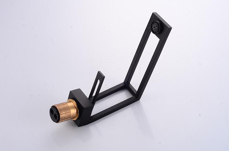 AquaVogue Moderner Badezimmer-Wasserhahn | Hohles Design | Elegant & Funktional | Einhebelmischer