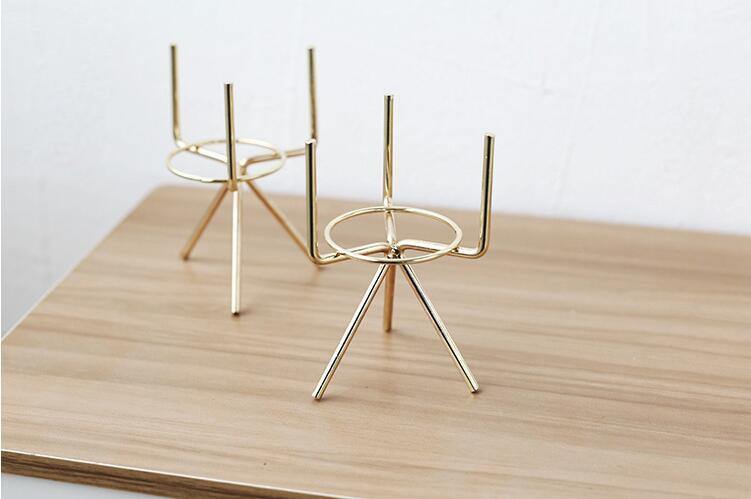 GeoPlanter Kompakter Keramikpflanztopf mit Geometrischem Metallständer | Modernes Design | Tischdekoration für Zuhause