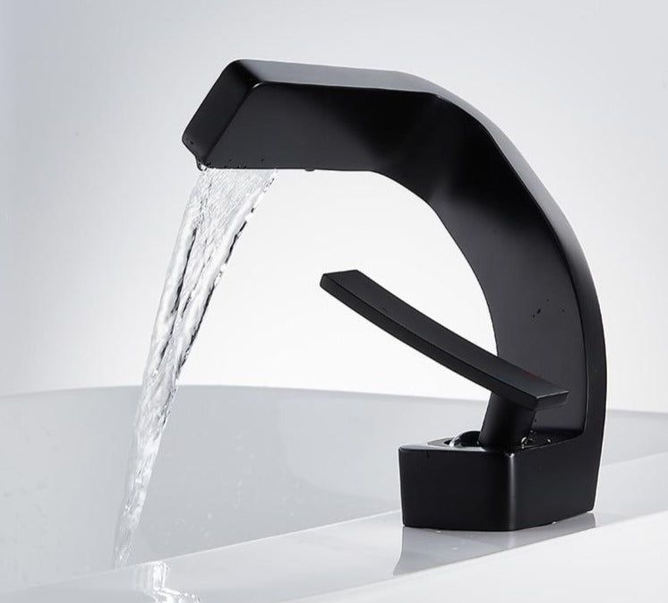FlowLuxe Moderner geschwungener Wasserhahn | Wasserfall-Design | Premium-Qualität | Stilvoll und funktional