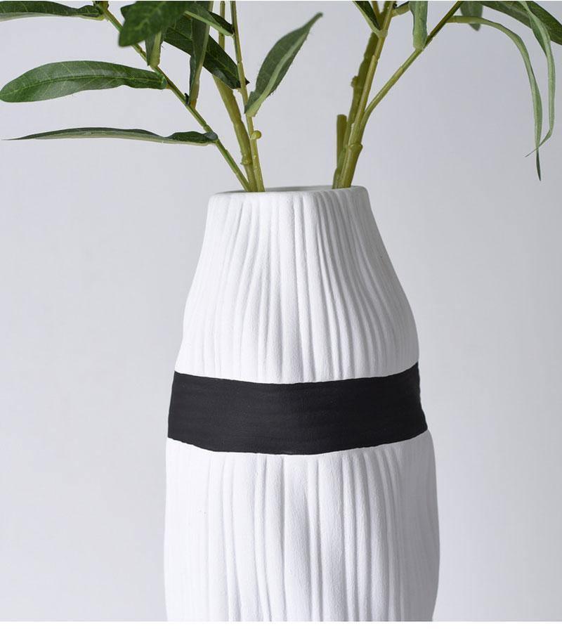 RibbonVase Strukturierte Keramikvase mit Kontrastband | Elegantes Design | Dekoration für Zuhause | Schwarz oder Weiß