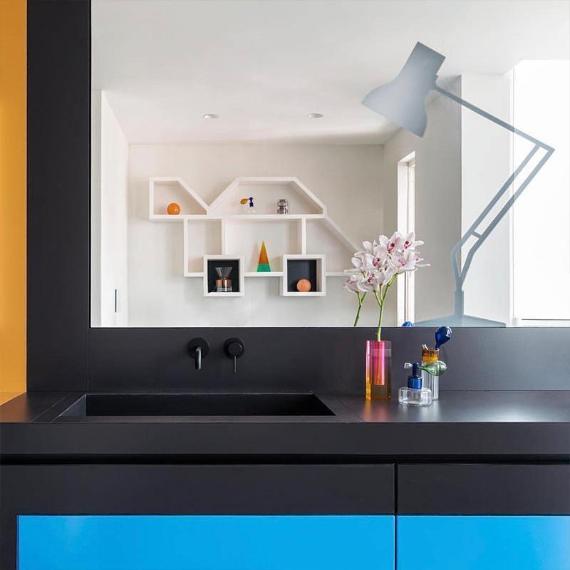 PrismVase Moderne Acrylvase im Prisma-Design | Zeitlos & Elegant | Perfekte Deko für Zuhause