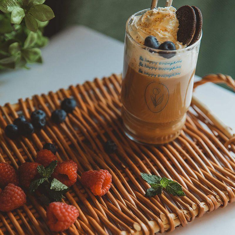 RattaServe Geflochtenes Rattan-Serviertablett | Natürliche Eleganz | Perfekt für Küche, Wohnzimmer & Dekoration