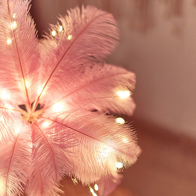 Palmoria Elegance Tischlampe | Kreatives Palmenbaum-Federdesign | Romantische Beleuchtung | Exklusive Dekoration