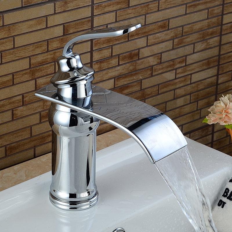 AquaBrass Vintage Wasserfallarmatur | Badezimmer-Wasserhahn im klassischen Design | Hochwertige Verarbeitung | Stilsichere Eleganz