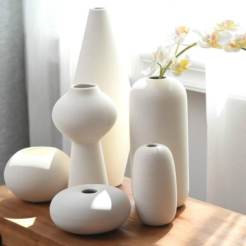 PureWhite Eleganz Vase | Minimalistisches Design | Handgefertigte Weiße Keramikvase | Deko für Zuhause