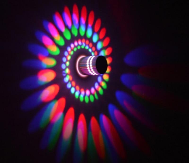 SwirlLume Moderne LED Deckenleuchte | Geschwungenes Design | Farbwechsel & Fernbedienung