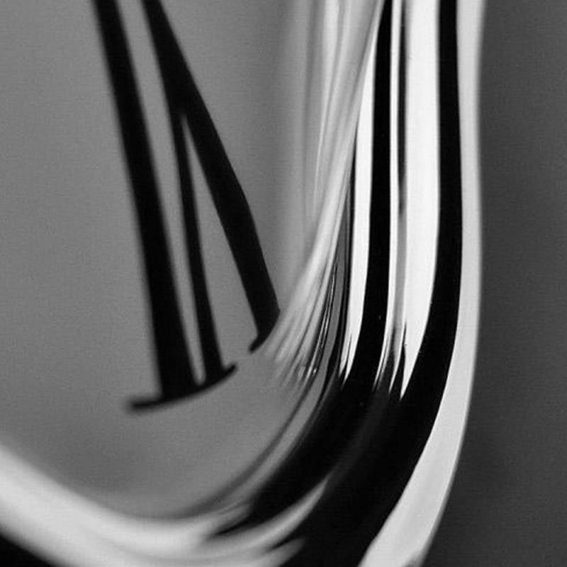 TimeFlow Schmelzende Wanduhr | Dali-inspiriertes Design | Moderne Kunstuhr | Deko für Zuhause