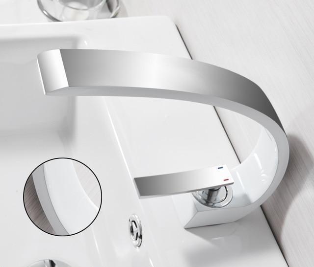 CraneLuxe Waschtischarmatur mit Kran-Design | Einhebelmischer | Modernes Badezimmerzubehör