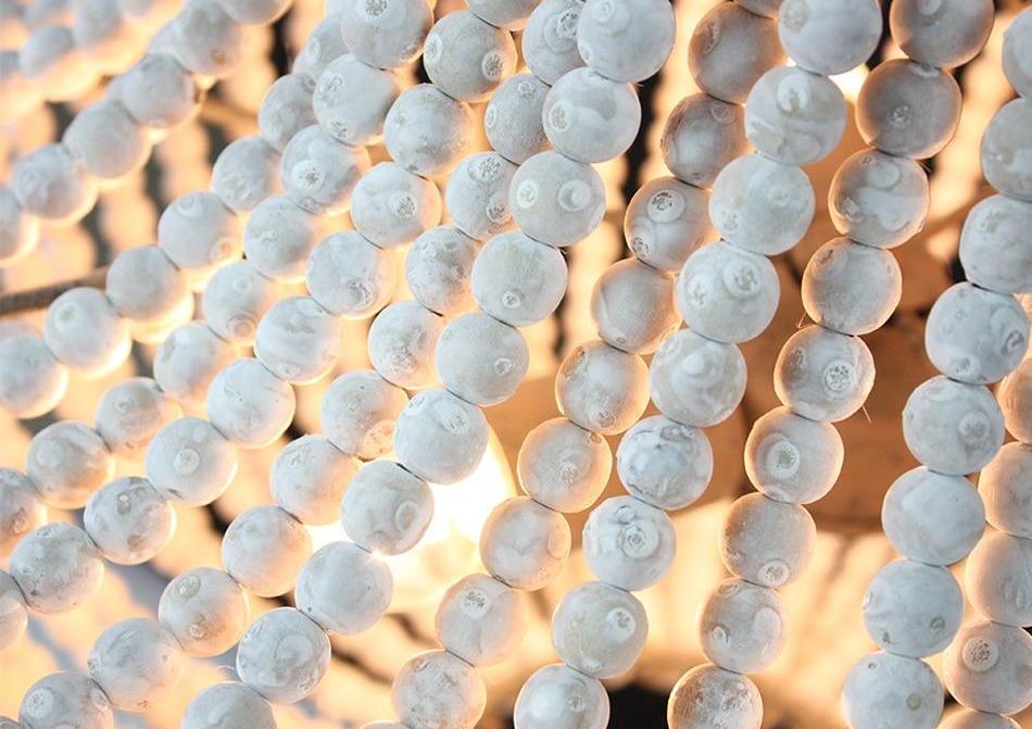BeadLustre Vintage Kronleuchter aus Holzperlen | Runde Pendelleuchte | Eleganz für Zuhause