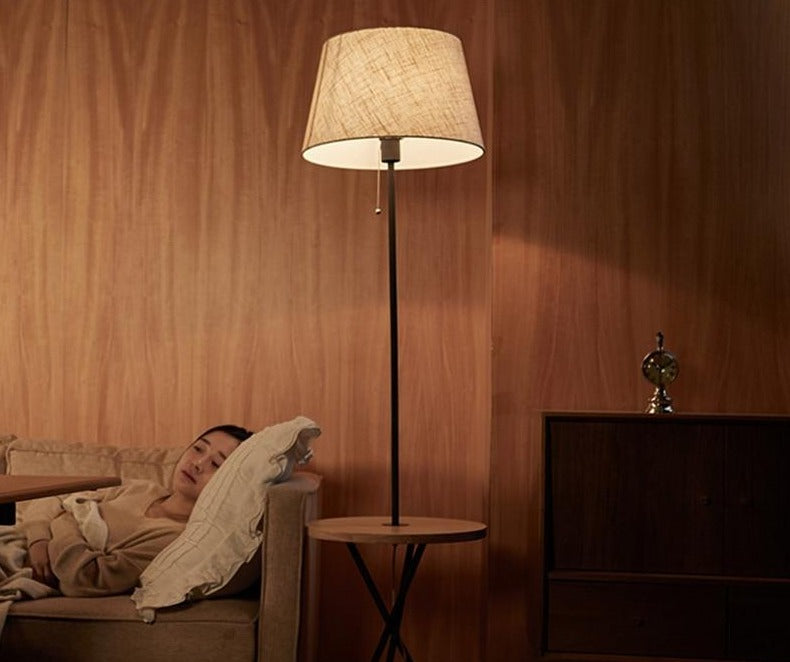 Nordluxio Moderner Nordic Beistelltisch mit Lampe | LED Licht | Multifunktionales Möbelstück für Wohnzimmer & Schlafzimmer