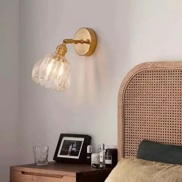 TulipGlow Wandlampe | Retro Design Blütenform | Glas & Metall | Dekorative Beleuchtung