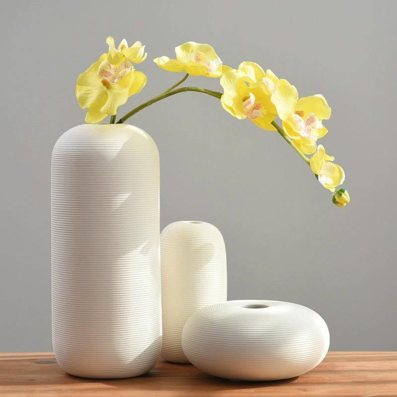 PureWhite Eleganz Vase | Minimalistisches Design | Handgefertigte Weiße Keramikvase | Deko für Zuhause