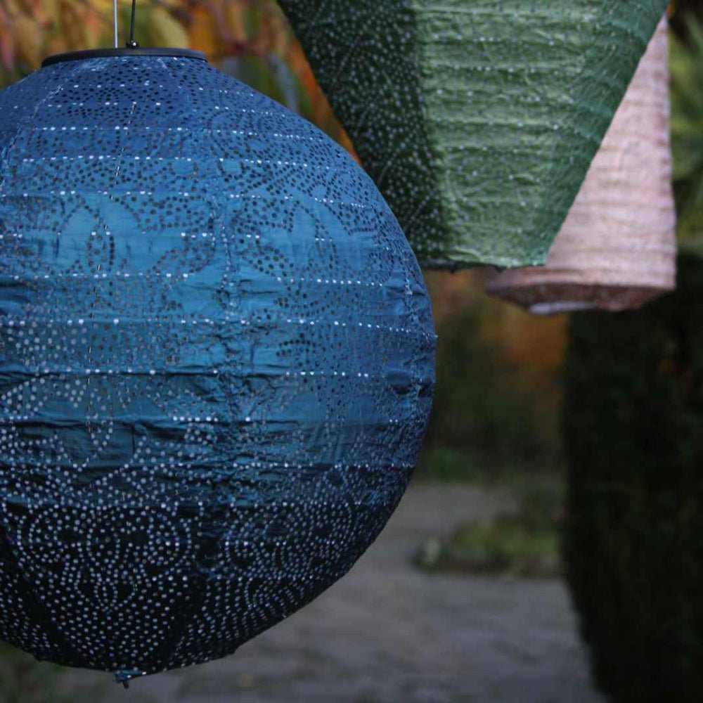 SolunaGlow Solar Laterne im Globus Design | Energiesparend | Outdoor-Deko | Nachhaltige Beleuchtung