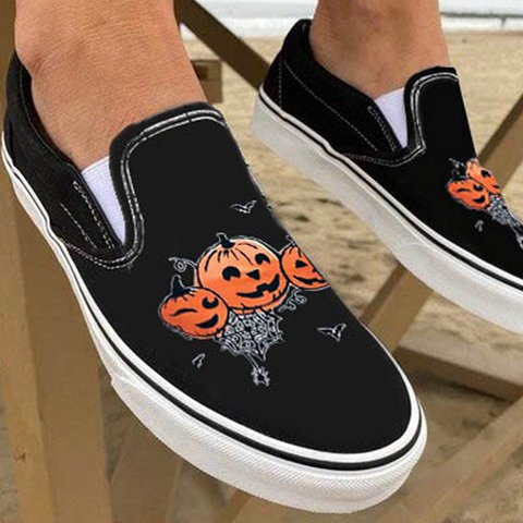 SkullStride Canvas Slipper mit Totenkopf-Print | Lässige Freizeitschuhe | Komfort & Stil für jeden Tag