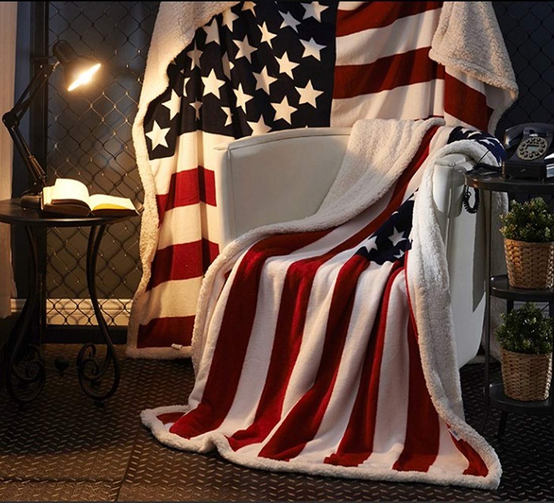 PatriotFlair Flanell-Sherpa-Decke | Kuscheldecke mit amerikanischer Flagge | Weich & Warm