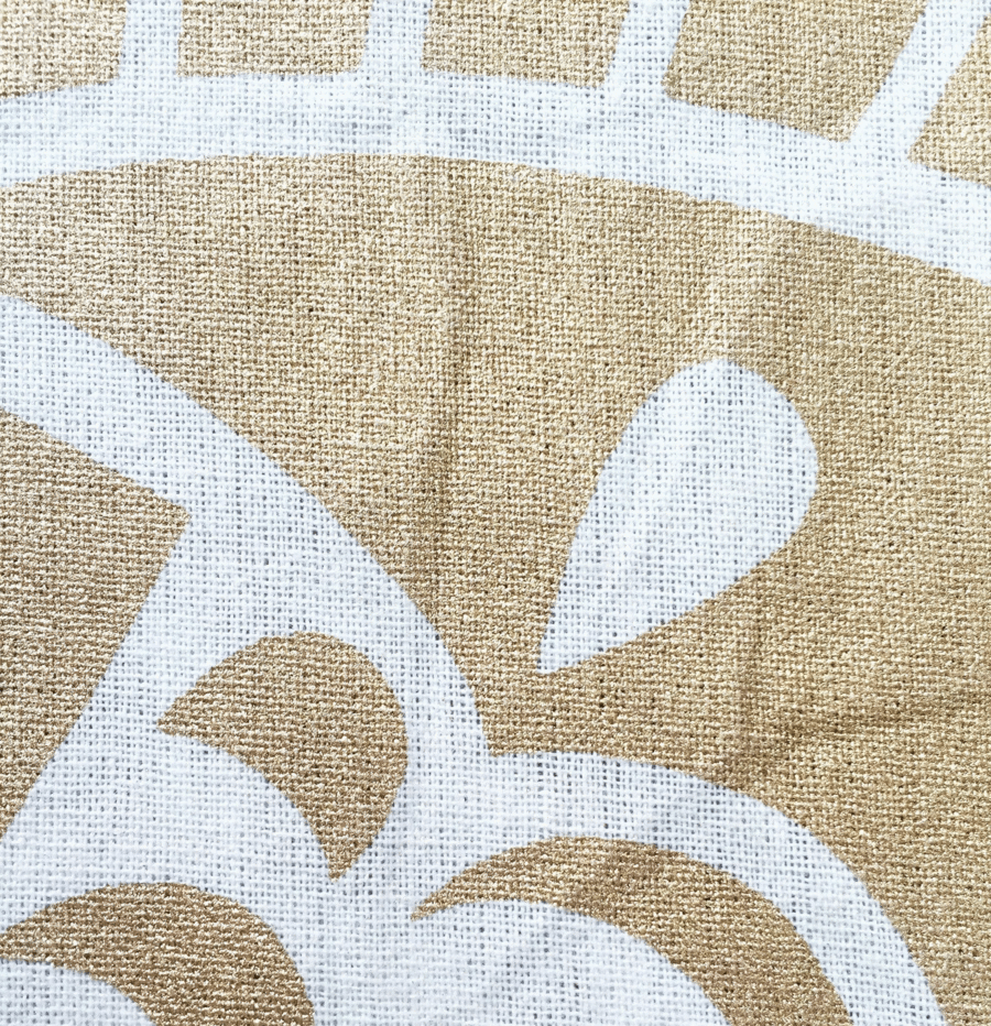 MandalaLuxe Goldener Wandteppich | Spirituelle Wanddeko | Boho & Meditationsstil | Hochwertiger Druck