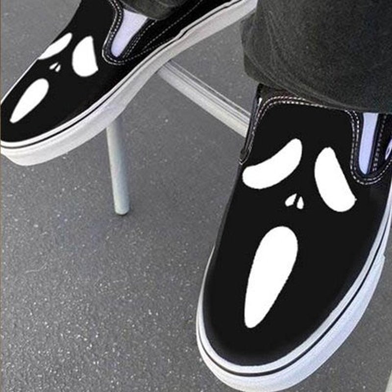 SkullStride Canvas Slipper mit Totenkopf-Print | Lässige Freizeitschuhe | Komfort & Stil für jeden Tag