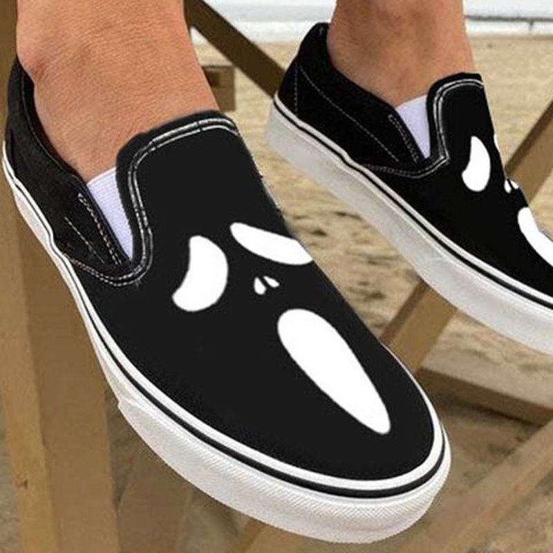 SkullStride Canvas Slipper mit Totenkopf-Print | Lässige Freizeitschuhe | Komfort & Stil für jeden Tag