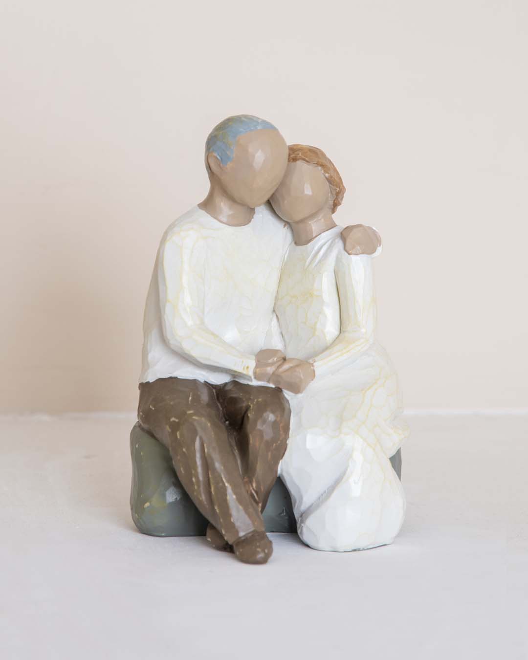 EternalEmbrace Jubiläumsfigur aus Kunstharz | Liebevolle Geschenkidee | Handgefertigt & Zeitlos