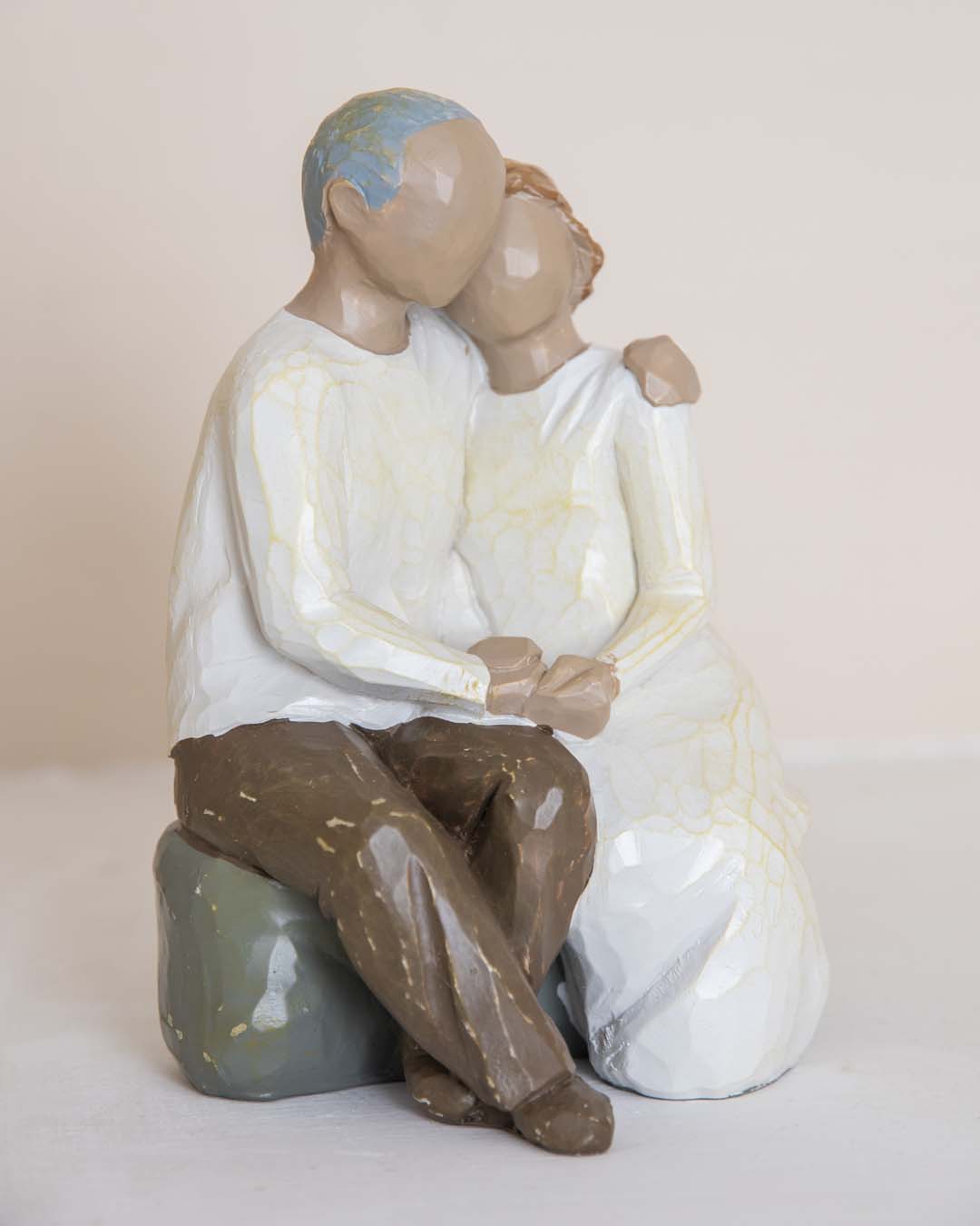EternalEmbrace Jubiläumsfigur aus Kunstharz | Liebevolle Geschenkidee | Handgefertigt & Zeitlos