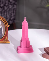 Velureon Empire State Building Skulptur | Samtoberfläche | Dekorative Statue | Rosa Deko-Highlight