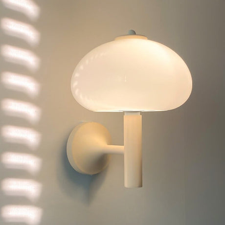 LumiMushroom Nordic Vintage Wandleuchte | Milchglas-Kuppel | Pilz-Design | 1-flammig | Dekorative Beleuchtung