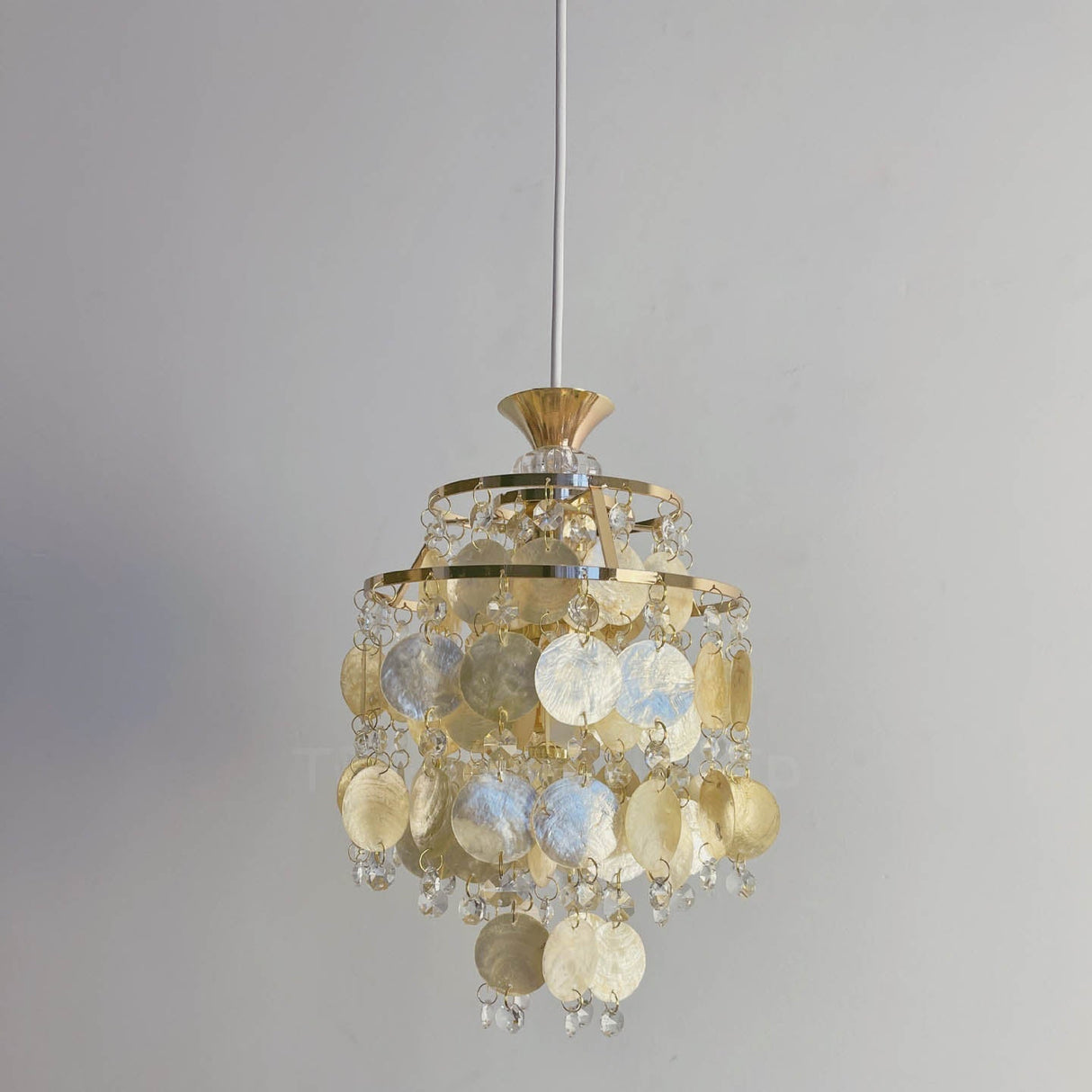 Glorielle Pendelleuchte | Goldenes Muscheldesign | Kristall-Perlen | Runde 1-flammige Beleuchtung für Wohnzimmer