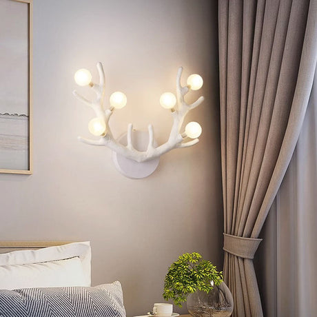 LumiStag Nordic Wandleuchte | Geweih-Design mit Glaskugeln | 6-flammig | Kreativer Baumzweig-Stil für Wohnzimmer & Flur