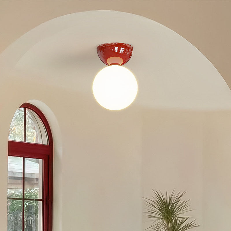 Spherelia Skandinavische Deckenleuchte mit Kugelglas | 1-Licht Design | Semi-Flush Montage | Perfekt für Flur & Wohnräume