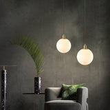 Orbilia Minimalistische Pendelleuchte | Weiße Kugel | Skandinavisches Design | Moderne Beleuchtung für Wohnräume