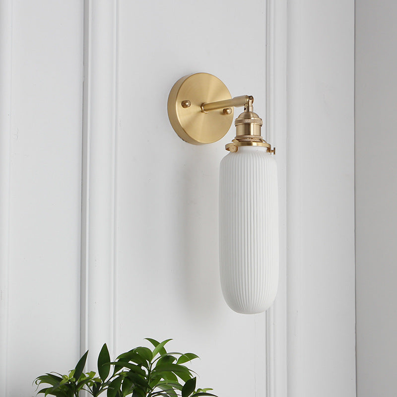 BrassGlow Japanische Retro Wandleuchte | Minimalistisches Design | Zylinder Oval | Messing & Lucite | 1-flammig