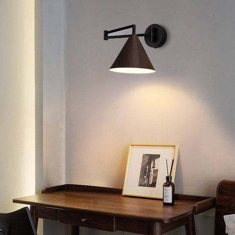 LumoNordic Minimalist Cone Swing Arm LED Wandlampe | Holzmaserung | Flexibler Schwenkarm | Stimmungslicht | Deko für Zuhause