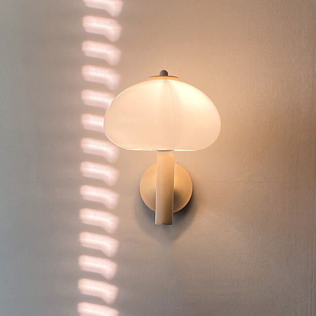 LumiMushroom Nordic Vintage Wandleuchte | Milchglas-Kuppel | Pilz-Design | 1-flammig | Dekorative Beleuchtung
