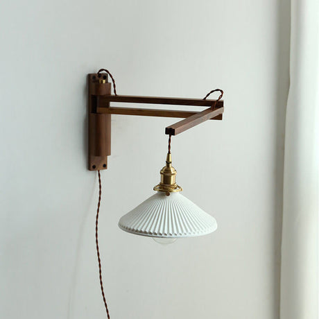 LumiFold Nordic Design Wandlampe | Milchweißes Glas | Holzdesign | Verstellbar | Stilvoll für Zuhause