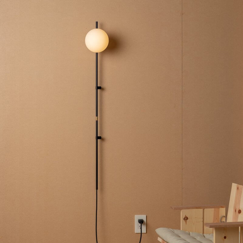 VertaGlow Minimalist Glas-Wandleuchte | Langer Arm | Modernes Design | Dimmbares Stimmungslicht | Perfekt für Wohnzimmer & Schlafzimmer