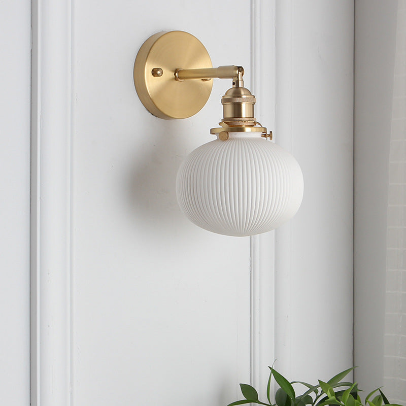 BrassGlow Japanische Retro Wandleuchte | Minimalistisches Design | Zylinder Oval | Messing & Lucite | 1-flammig