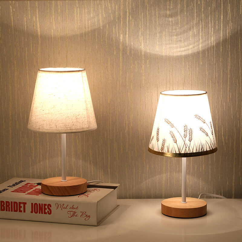 AureLoom Nordic Vintage Tischlampe | Stoffkegel | Massivholz | LED-Licht | Dimmbare Optionen | Dekorativ für Zuhause