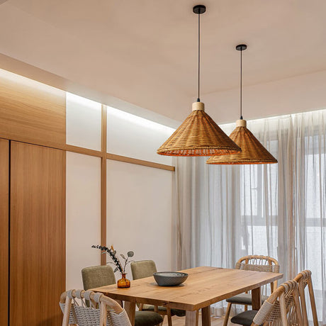 RattaLuxe Pendelleuchte | Vintage Wabi-Sabi Design | Rattan-Kegelschirm | 1-Licht