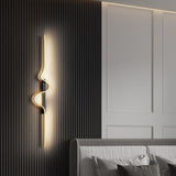 WaveLume LED Wandleuchte | Modernes Aluminium-Design | Welliger Streifen | Für Schlafzimmer & Wohnzimmer