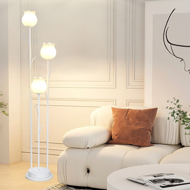 Fiorenza Stehlampe | Skandinavisches Design | Zylindrische Blütenform | 3-flammige Beleuchtung für Wohnzimmer